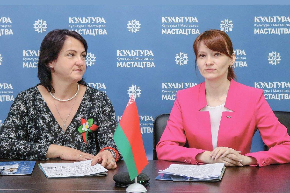 Галоўны рэдактар часопіса "Мастацтва" Вераніка Клютчэня і намеснік дырэктара па навуковай рабоце Музея гісторыі Вялікай Айчыннай вайны Рыма Рум