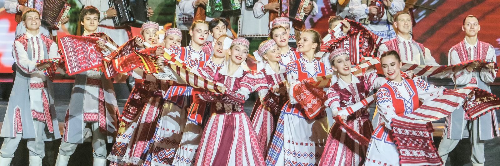 Падчас канцэрта "Галасы Палесся ў прасторах сусвету" ў рамках рэспубліканскага фестывалю "Беларусь — мая песня"